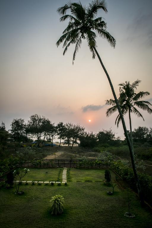 Casa Cubo By The Beach Bed & Breakfast Calangute Bagian luar foto